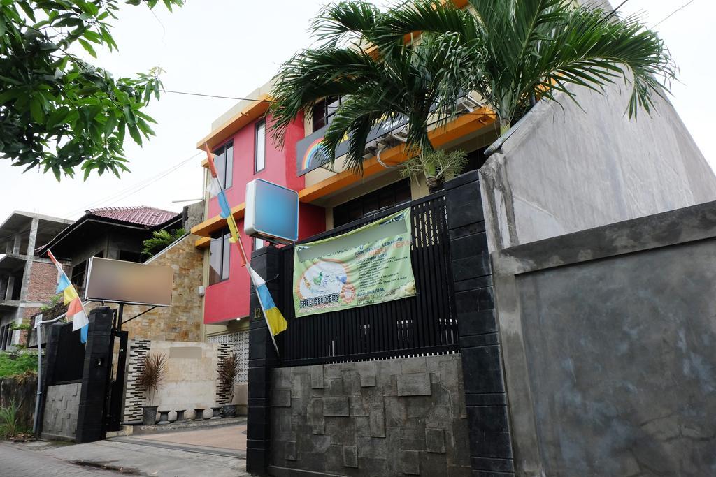 Zen Rooms Basic D Rainbow Near Royal Plaza Surabaya Exterior photo